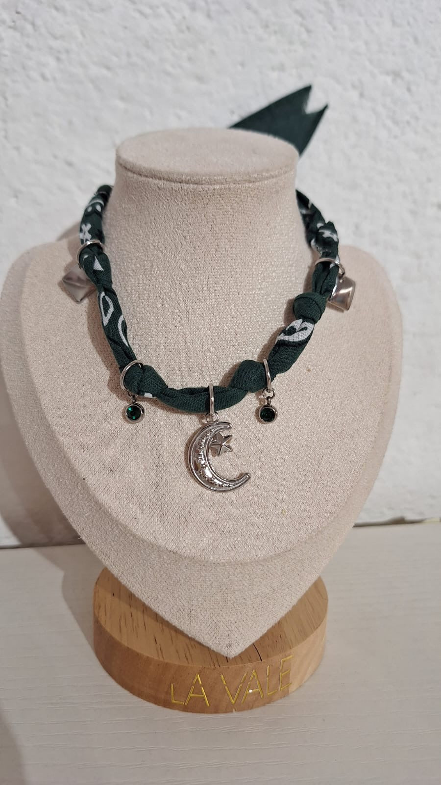 LA VALE HAND MADE JEWELS