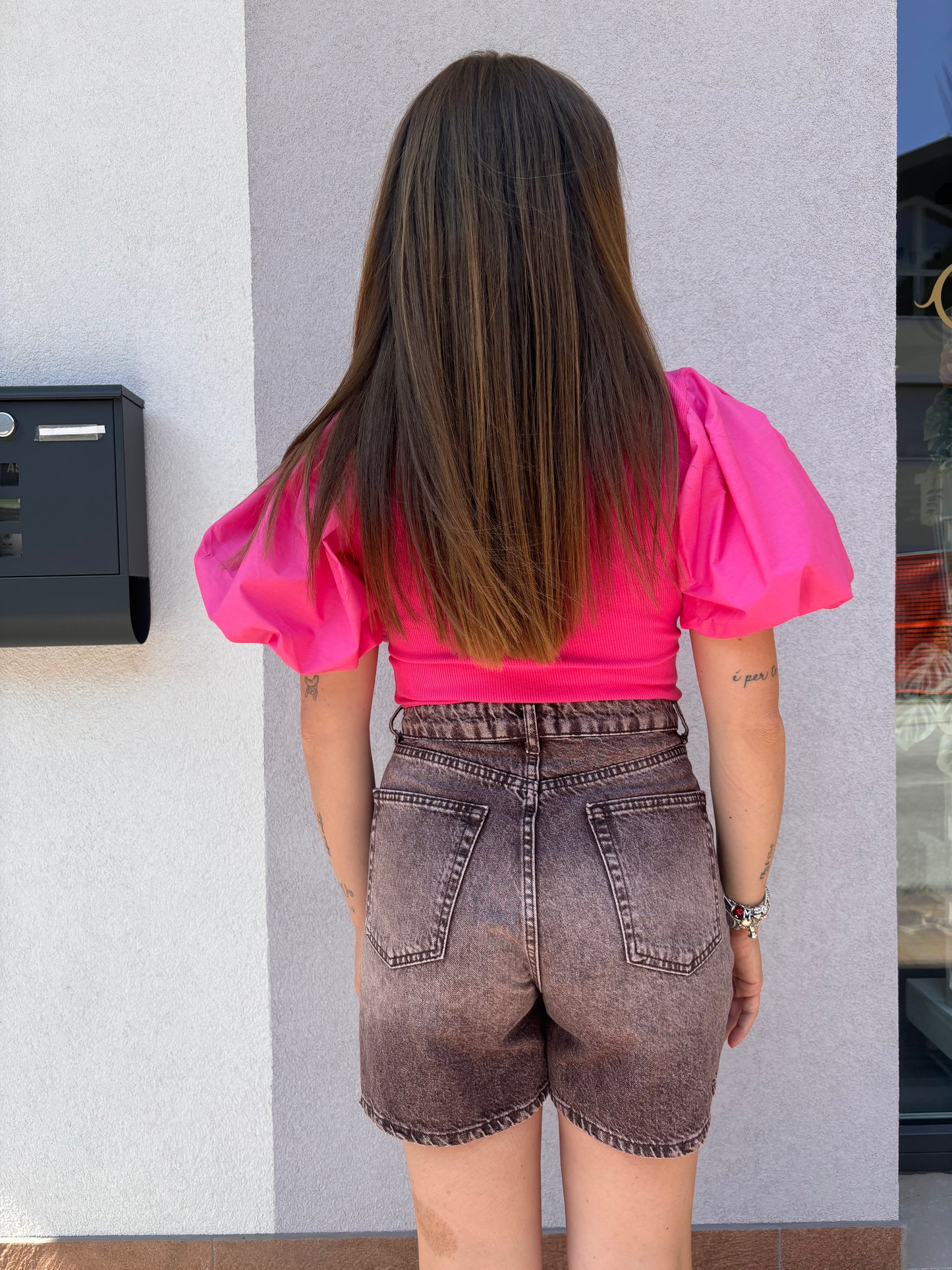 Short KONTATTO